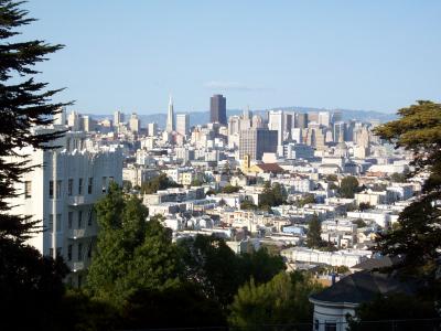 Image of the city skyscrapers from the Buena Vista Park